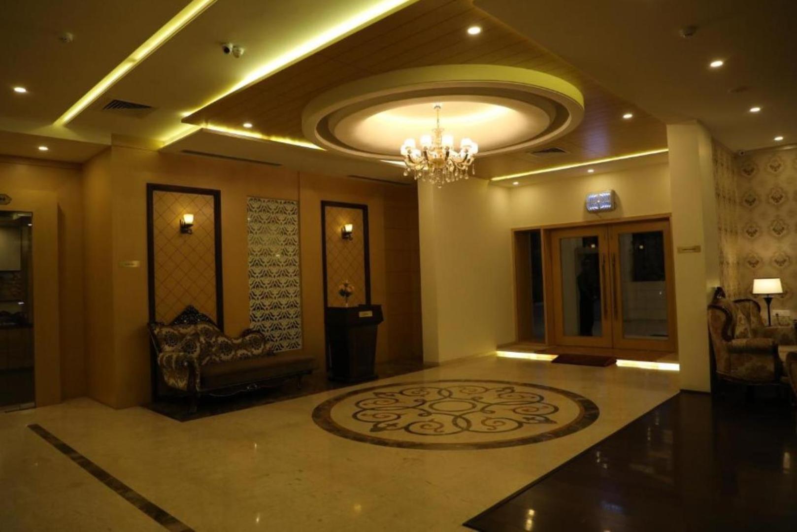 Hotel Roma Kristo Dwārka Extérieur photo