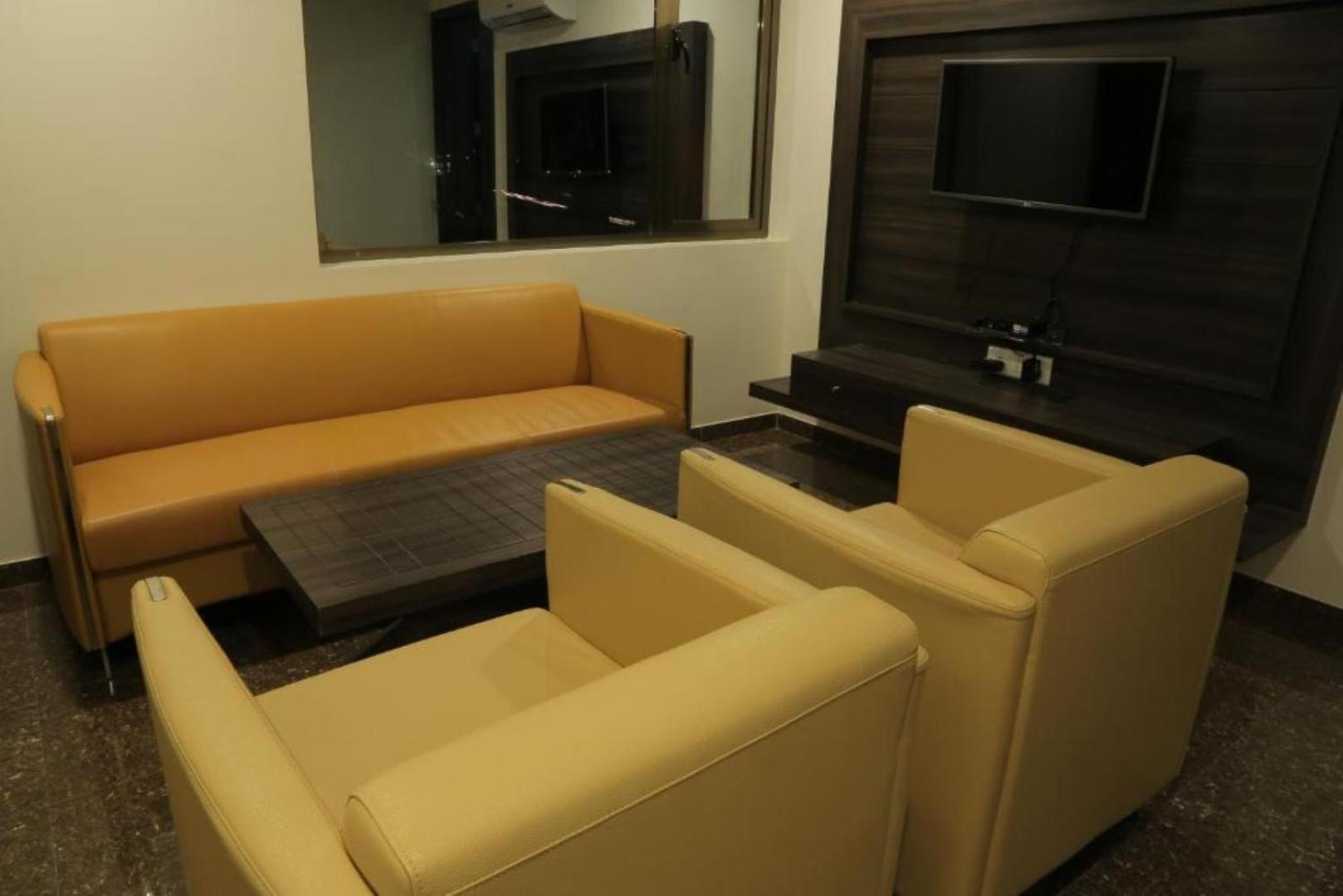 Hotel Roma Kristo Dwārka Extérieur photo