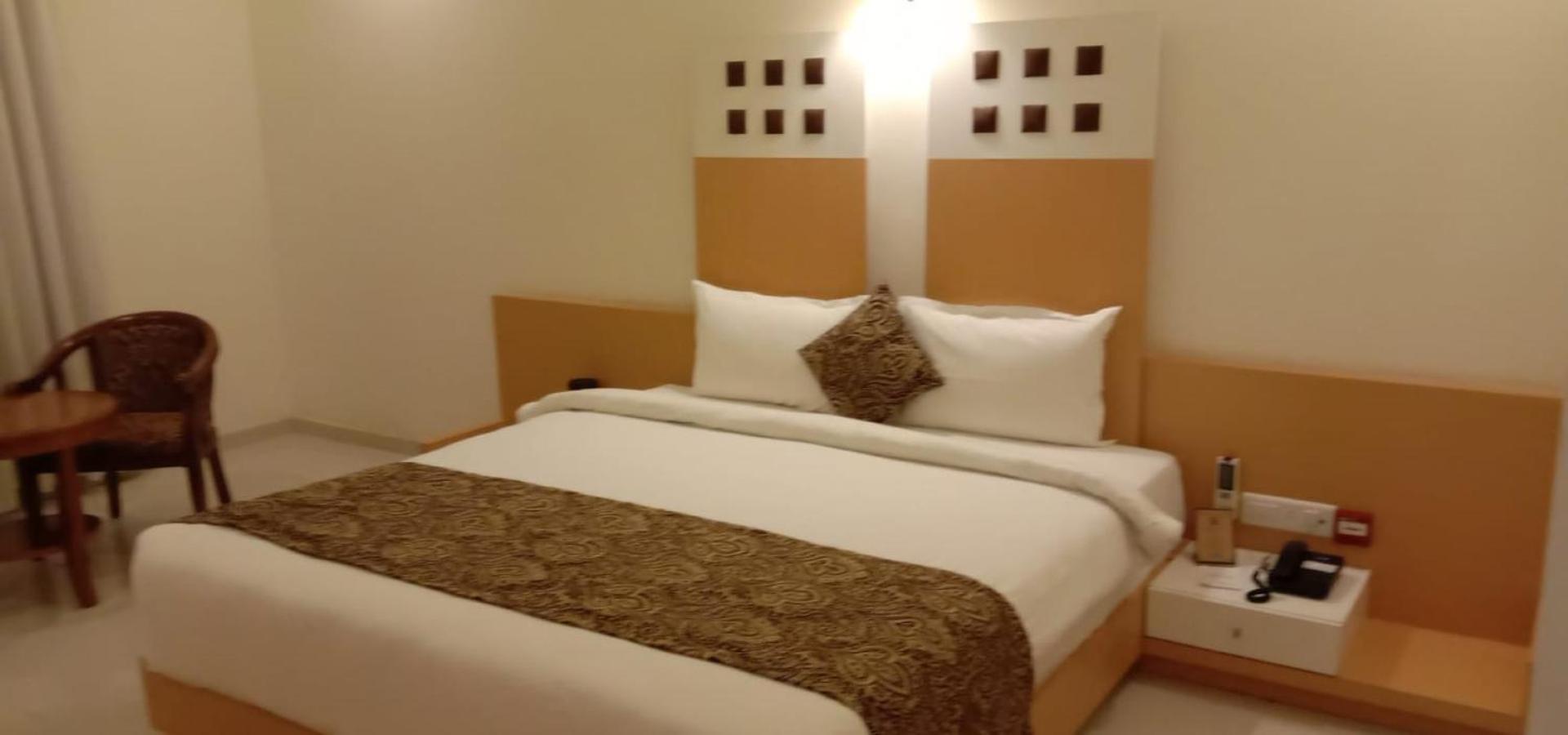 Hotel Roma Kristo Dwārka Extérieur photo