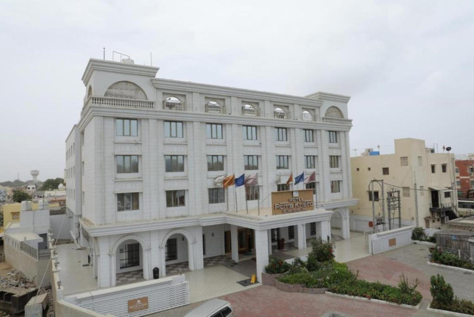 Hotel Roma Kristo Dwārka Extérieur photo
