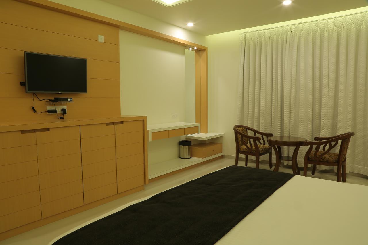 Hotel Roma Kristo Dwārka Extérieur photo