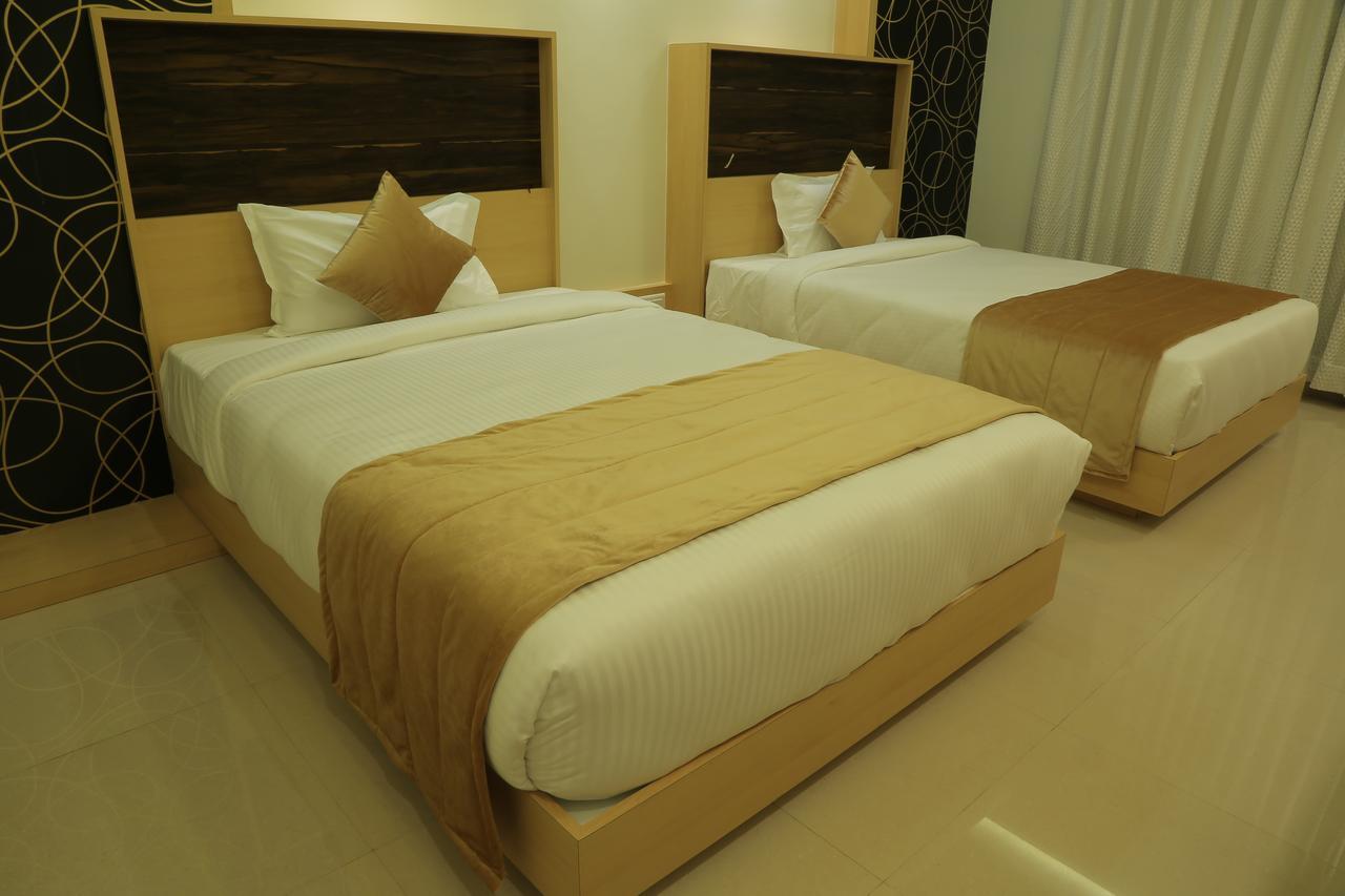 Hotel Roma Kristo Dwārka Extérieur photo