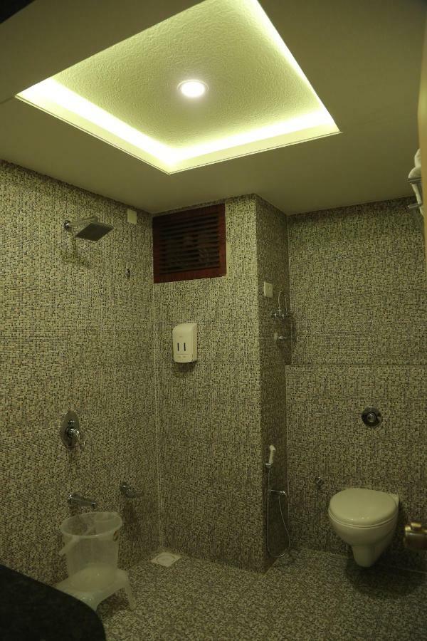Hotel Roma Kristo Dwārka Extérieur photo